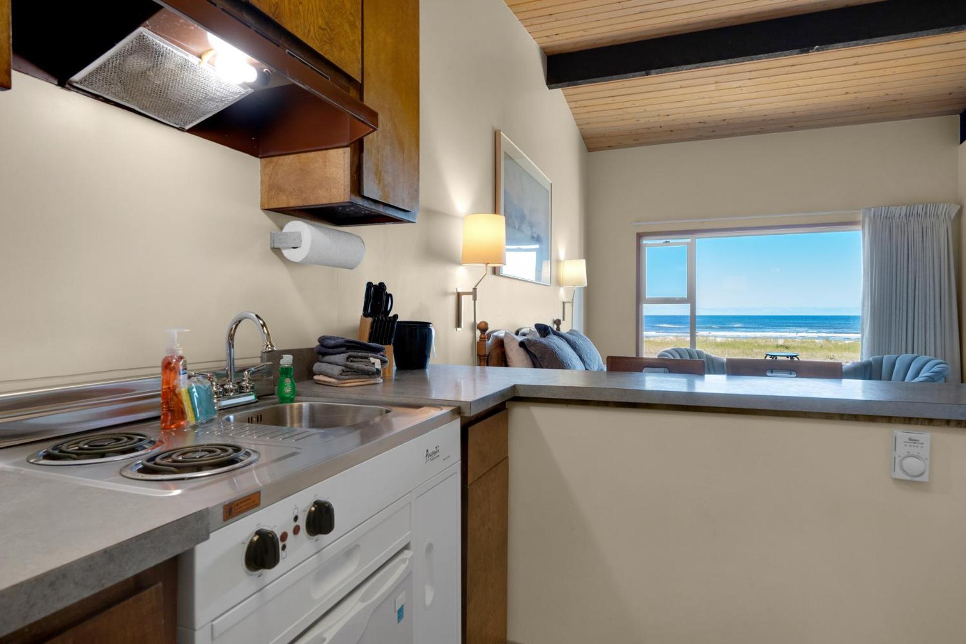 Aparthotel The Tides By The Sea Seaside Exterior foto