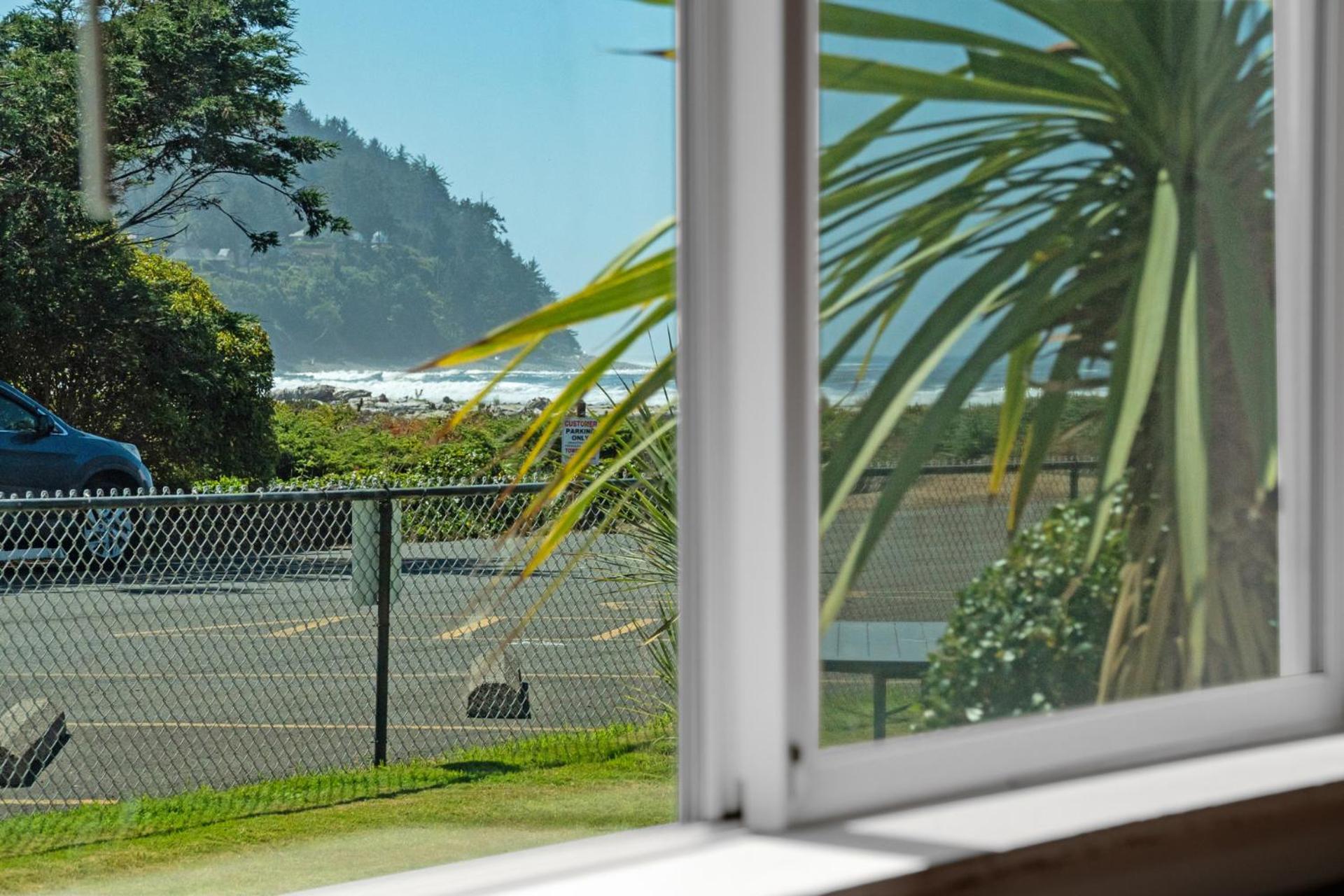 Aparthotel The Tides By The Sea Seaside Exterior foto